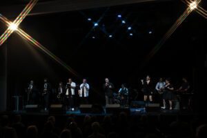 The Commotions - Misty Meadows Photography (13)