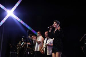 The Commotions - Misty Meadows Photography (16)