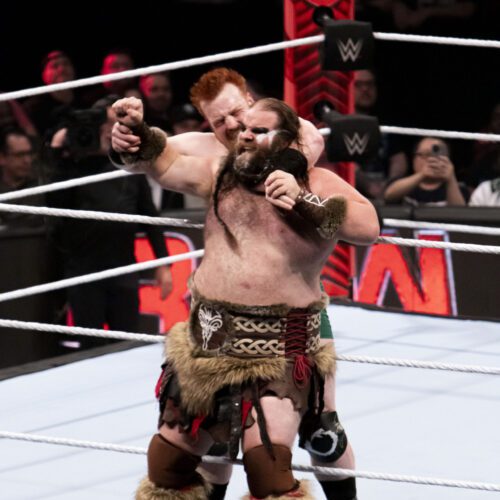 WWE - Monday Night Raw-23
